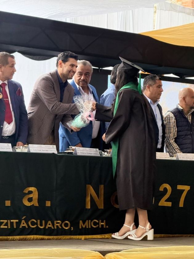 Escuelas de Zitácuaro invitan como Padrino de Generación al Dip. Octavio Ocampo