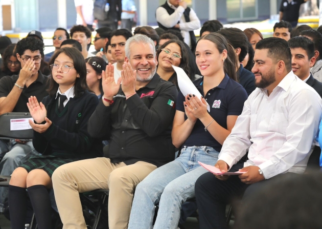 "Con D4TA, docentes de prepa y universidad serán los primeros del país en recibir plan de internet gratuito": ARB 