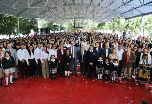 Alfredo Ramírez Bedolla Transforma la educación en Michoacán; destaca inversión récord de 6 mmdp y certeza laboral para el Magisterio