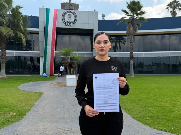 Presenta Diana Espinoza denuncia ante la FGE por ataques al honor y a la Intimidad