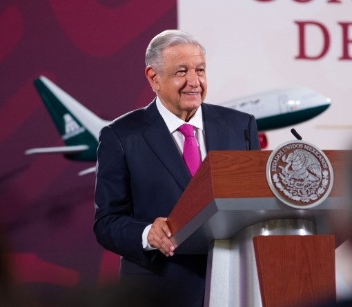 Gobierno de México formaliza compra de Mexicana de Aviación: AMLO  