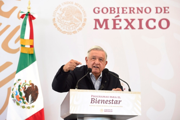 El Gobierno de México mantiene compromiso de mejorar condiciones laborales de los Maestros: AMLO  