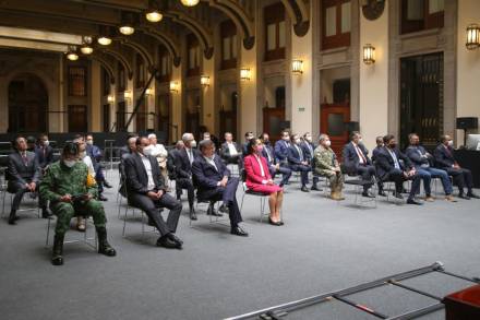 El Presidente, Gobernadoras y Gobernadores de  México firman Acuerdo Nacional por la Democracia 
