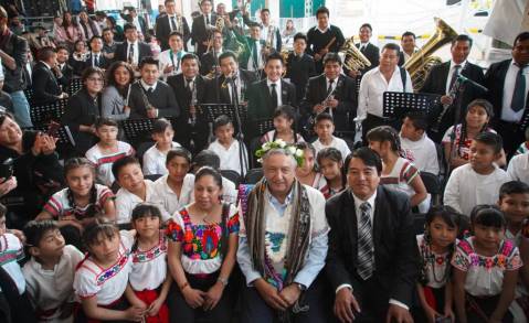 Instruye AMLO el presidente de México entregar programas de bienestar al cien por ciento de los hogares indígenas