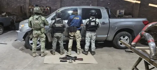 Aseguran armamento, vehículos, droga y herramientas en La Huacana 