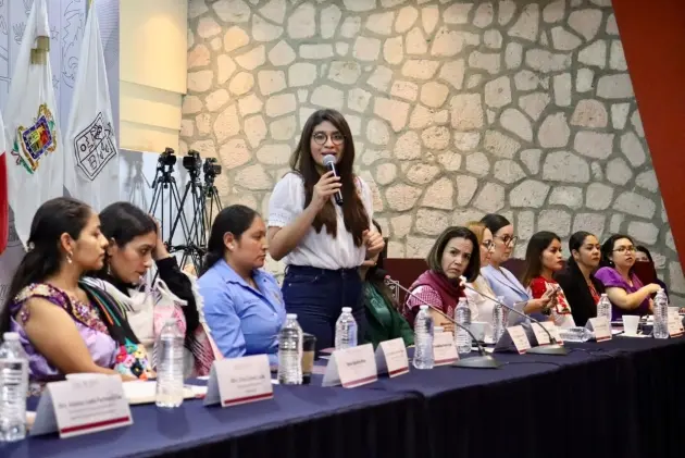 Capacitará Seimujer a mujeres de comunidades con autogobierno en liderazgo político 
