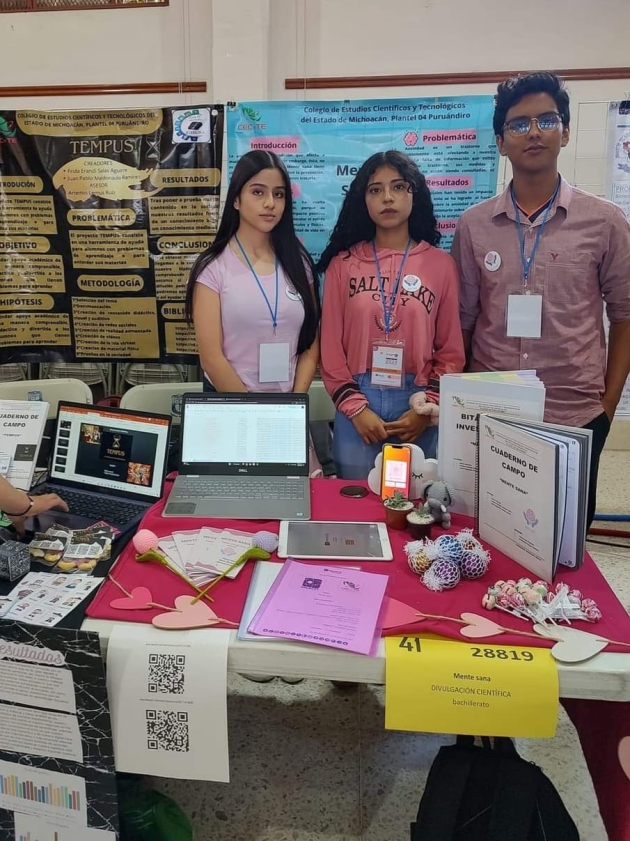 Estudiantes del Cecytem ganan dos oros con proyectos de ciencia 