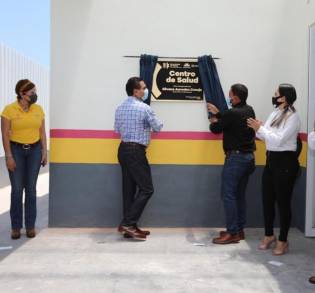 Silvano Aureoles Inaugura Reestructuración del Centro de Salud de Turicato Michoacán