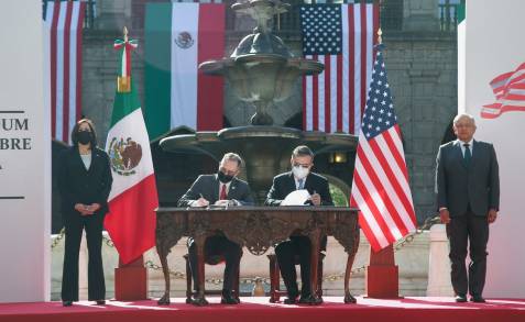 El Presidente de México dialoga sobre Migración con vicepresidenta de Estados Unidos Kamala Harris 