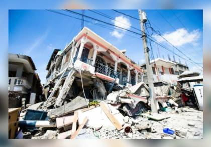 El Terremoto en Haití: un sismo de magnitud 7,2 deja al menos 1.297 muertos y miles de heridos. 