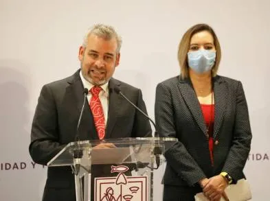 Regresan a clases presenciales niveles superior y medio superior en Michoacán 