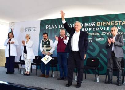 En Michoacán, presidente AMLO autoriza ampliación de carretera Uruapan-Lázaro Cárdenas  