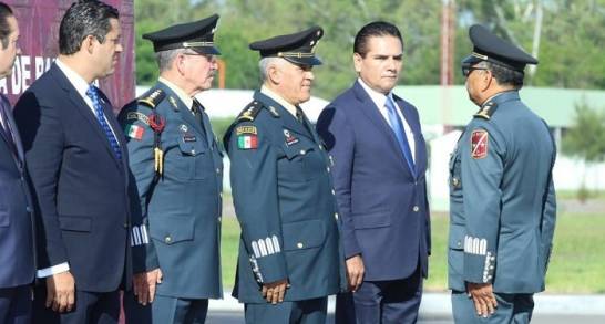Llama Silvano Aureoles a fortalecer al Ejército Mexicano