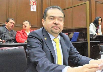 Garantizar atención médica en servicios de urgencias en hospitales públicos y privados propone Tony Martínez