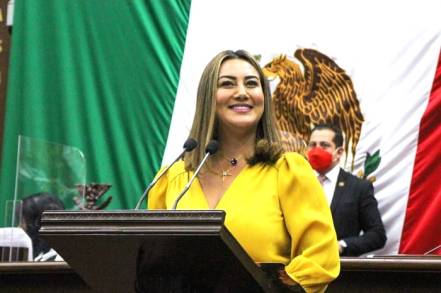 La Diputada Mónica  Valdez invita a proponer galardonados para la Medalla Michoacán al Mérito Docente﻿ 