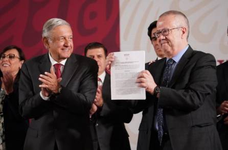 Fortalecerá finanzas de Pemex acuerdo de reestructuración de deuda; bancos confían en Gobierno de México: AMLO 