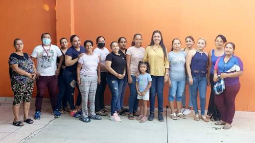 Fanny Arreola se reúne con mujeres de Apatzingán y acuerdan agenda común 