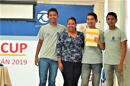 Estudiantes del CECyTEM obtienen Primer Lugar en Concurso Estatal de Programación