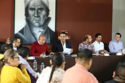 Educación en pueblos y comunidades indígenas, primordial para su desarrollo: Silvano Aureoles 
