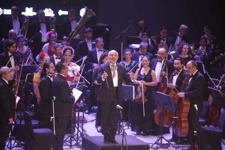 Un Maravilloso Espectáculo el Concierto de Fernando de la Mora con la OSIDEM y Mariachi 