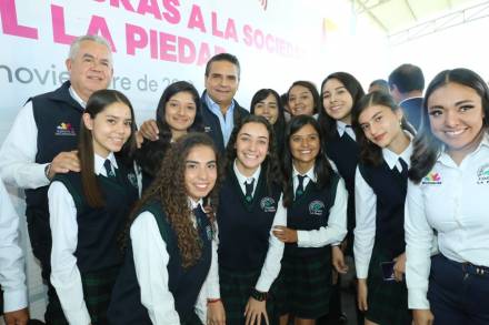 Inaugura Gobernador de Michoacán  obras en Conalep La Piedad 