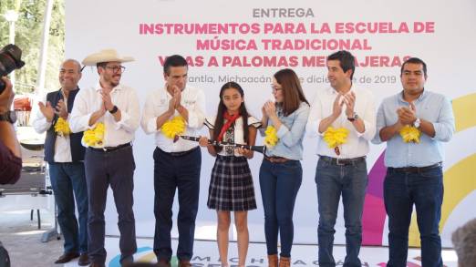 Abre Gobernador Escuela de Música Tradicional en Tuzantla