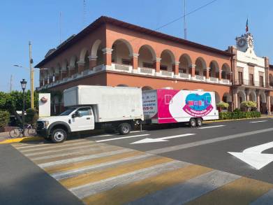 Reubican Unidad de toma de muestra en Apatzingán; está junto a la Presidencia Municipal