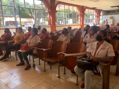 Reciben auxiliares de Salud de la Jurisdicción de Uruapan estímulos económicos 