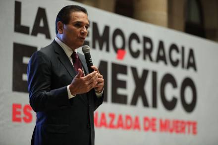 La democracia de México está amenazada de muerte: Silvano Aureoles Conejo 