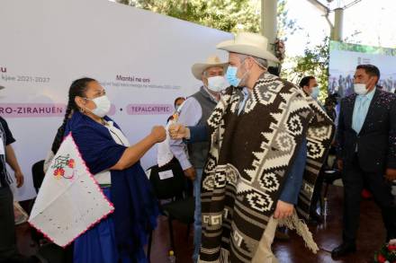 El Gobernador Alfredo Ramírez  Bedolla ratifica su respaldo a gobiernos autónomos de pueblos indígenas 