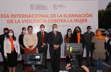 Firma el Gobernador de Michoacán  compromiso contra la Violencia de Género