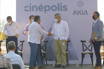 Apatzingán se fortalece en inversión; es colocada la primera piedra de un nuevo  Cinépolis en la Región