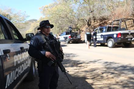 Fuerzas federales y estatales de seguridad actuan en coordinación para preservar la paz en Tepalcatepec 