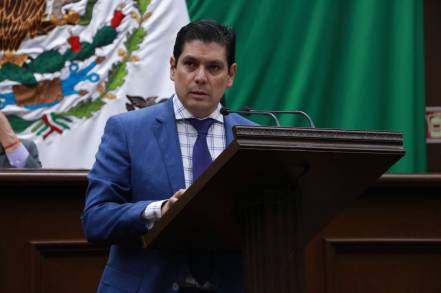 Llama Ernesto Núñez a analizar propuesta que regula libre expresión y manifestación en Michoacán 