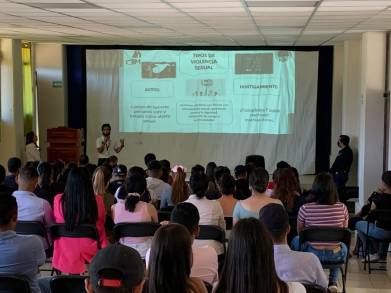 Capacita CJIM Uruapan a estudiantes de Tacámbaro en materia de acoso y hostigamiento sexual 
