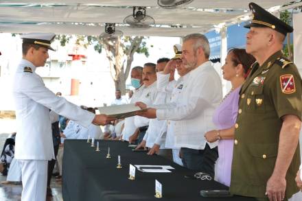 Conmemora Alfredo Ramírez Bedolla el Día de la Marina Nacional en el Puerto de Lázaro Cárdenas
