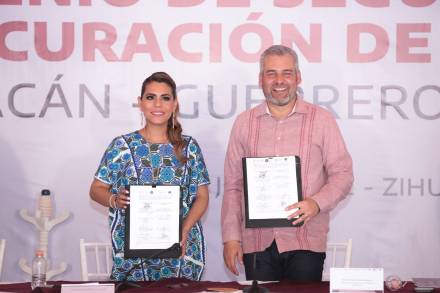 Firma Alfredo Ramirez Bedolla convenio de Seguridad y Construcción de la Paz con la Gobernadora de Guerrero