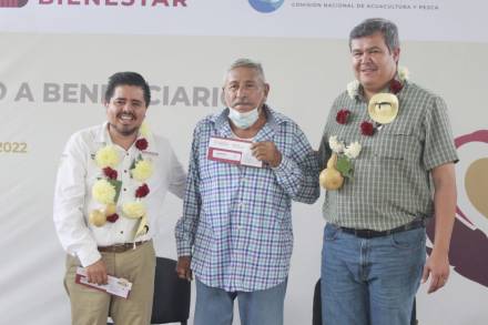 Más de 9 mil pescadores y acuicultores de Chiapas, Guerrero, Michoacán y Jalisco reciben nuevas tarjetas de Bienpesca 