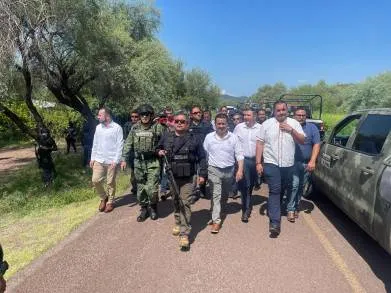 Gobiernos de México y de Michoacán recuperan el libre tránsito de Churumuco a Zicuirán