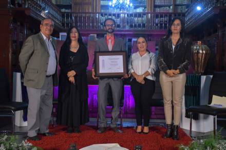 Recibe Antonio Adalberto Cravioto Batarse el Premio Bellas Artes de Novela 2022 