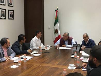 Gobiernos federal y estatal establecen diálogo con comisión de la CNTE 