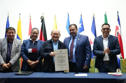 Reciben reconocimiento de visitantes distinguidos participantes de la Conferencia Internacional para la Formación Dual de América Latina y el Caribe 