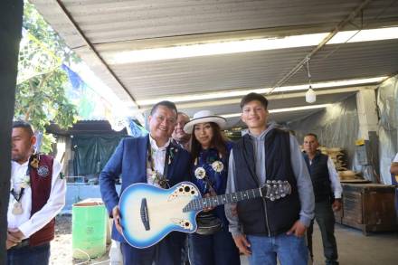 Inaugura Torres Piña taller de guitarras en el Centro Penitenciario de Uruapan 