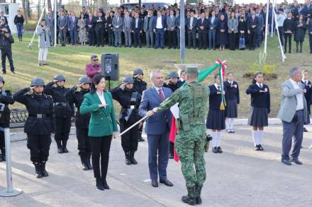 Encabeza el Gobernador Alfredo Ramírez Bedolla acto por Día de la Bandera 