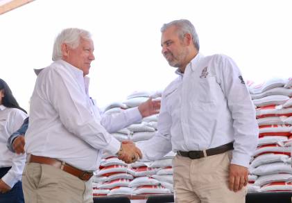 Arranca Ramírez Bedolla entrega de fertilizante gratuito a productores michoacanos 