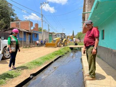 Inicia Ayuntamiento de Salvador Escalante limpieza del río en Opopeo 