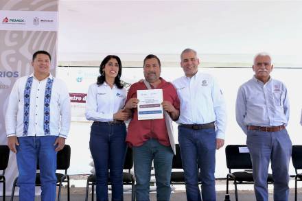 Productores de Ario, Nuevo Urecho y Salvador Escalante reciben fertilizante del Gobernador Ramírez Bedolla 