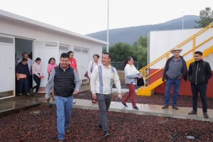 Inaugura Torres Piña planta tratadora en Cherán; la más equipada de Michoacán 