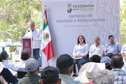 Disponible 70% del fertilizante gratuito para agricultores del estado: Alfredo Ramírez Bedolla 