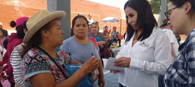 Continúa la Dip. Gloria Tapia recorriendo Distrito de Zitácuaro y dando solución a gestiones de pobladores 